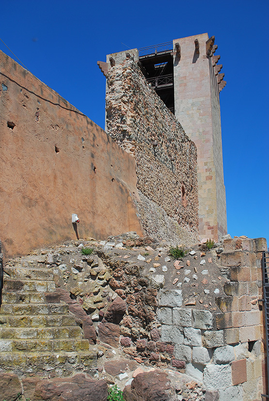 Castello Serravalle (Malaspina), Bosa